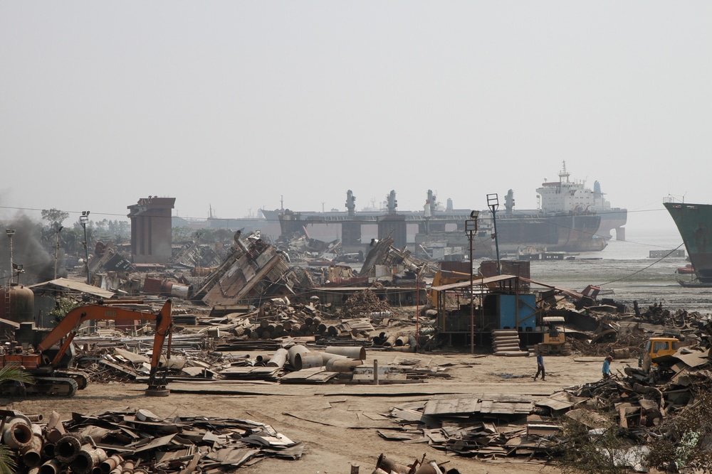 injuries among ship breakers